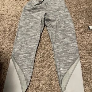 Lululemon wonder under scallop leggings